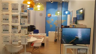 Coral Travel - biuro podróży Galeria Kasztanowa